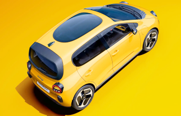 Забаўны электрамабіль Renault здзівіў шкляным дахам
