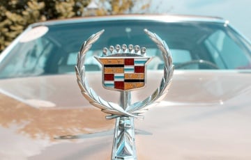 В Гомеле выставили на торги раритетный Cadillac из 90-х