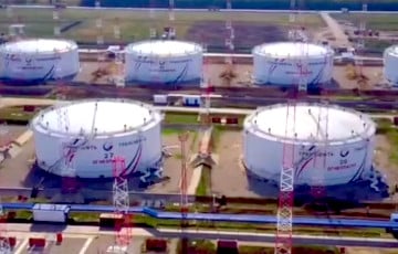 ВСУ повторно поразили крупнейшее в Европе нефтяное хранилище России