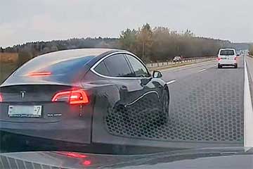 Водитель Tesla прославился на всю Беларусь из-за выходки на трассе М6 «Минск-Гродно»
