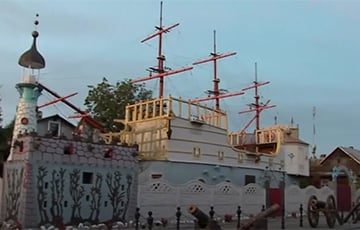 Пенсионер из Пинска построил во дворе 15-метровый фрегат