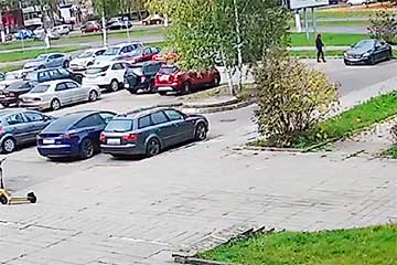 У Віцебску мужчына пакінуў незачынены Mercedes з 87 тысячамі рублёў
