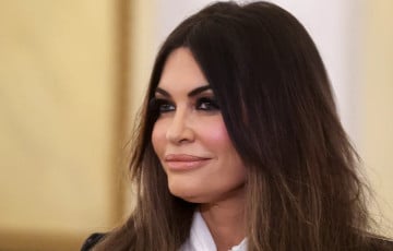 Бывшая невеста Дональда Трампа-младшего покинула пост посла США в Греции