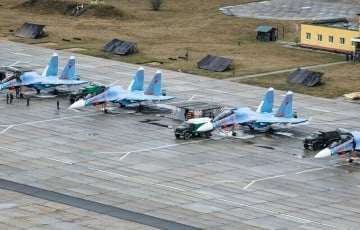 В Беларуси усиливают охрану военных авиабаз