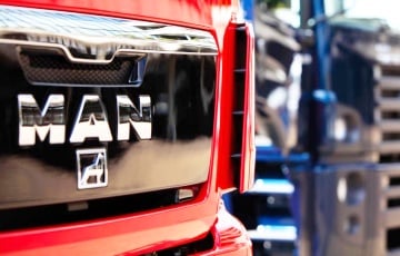 У нямецкім Ляйпцыгу падпалілі больш за 20 грузавікоў MAN