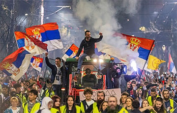 Оппозиция побеждает на парламентских выборах в Сербии