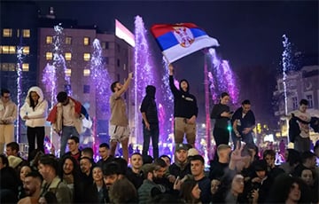 «Лавина, которая сметает авторитарные режимы»