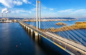 В Киеве возобновили движение по Южному мосту