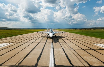 На аэрадроме Ахтубінск згарыў найноўшы расійскі «Су-57»