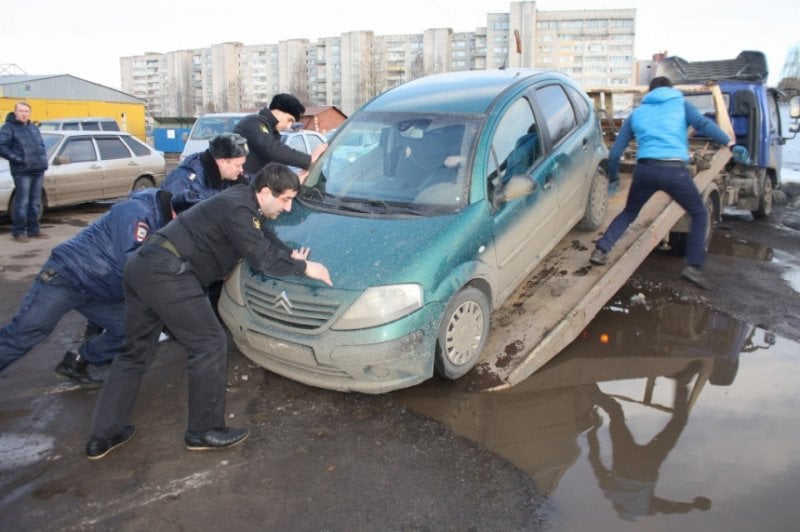 Заблокировали машину гибдд