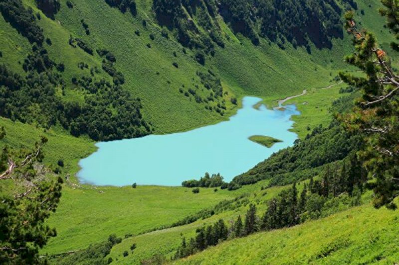 Ученые открыли неизвестное озеро в горах Кавказа