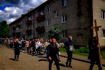 Сотни человек провожают героя Беларуси Витольда Ашурка в последний путь8