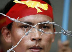 70 тысяч демонстрантов вышли на улицы Мьянмы, несмотря на угрозы