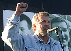 Аляксандар Мілінкевіч: «Мы сіла. Не прасьпіце гэты дзень»