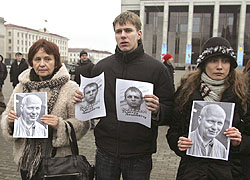 Release of political prisoners is main requirement of EU