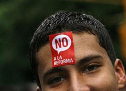 Венесуэла охвачена протестами против Чавеса (Фото, Видео)