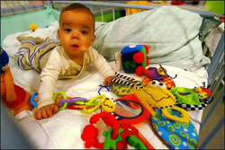 Беларусь и Польша спорят за 11-месячного малыша