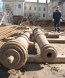 В центре Минска нашли тяжелую артиллерию (Фото)