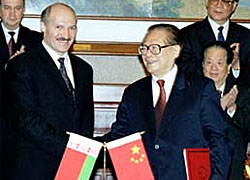 Белорусские власти намерены бороться с интернетом по примеру Китая