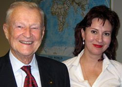 Скандальная российская журналистка Дарья Асламова взяла интервью у Збигнева Бжезинского