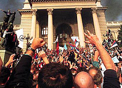 Как рушатся диктаторские режимы?