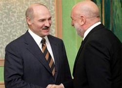 Премьер Латвии ушел в отставку на следующий день после встречи с Лукашенко