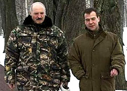 Лукашенко надел на встречу c Медведевым камуфляжную форму (Фото, видео)