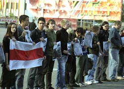 20th day of political prisoner Autukhovich’s hunger strike. 6th day of protest