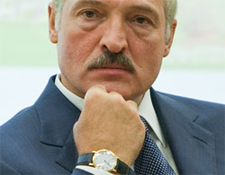 Lukashenka wears watch 52 times more expensive than Obama wears (Photo)