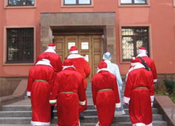 Belarusian Santa Clauses surrendered to prosecution agency (Photo)