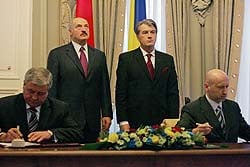 «Коммерсант»: В обмен на ратификацию границы Лукашенко «выбил» у Ющенко 50 миллионов долларов