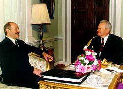Прогнозы о том, что Лукашенко ждет судьба Милошевича, подтверждаются