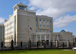 Посольство России в Минске забросали «коктейлями Молотова» (Видео)