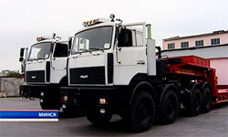 Белорусские колесные тягачи красят в любимый цвет Чавеса