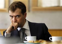 Медведева попросили не давать денег на белорусскую АЭС