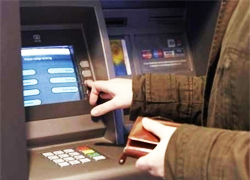 Банки ограничили валютные расчеты по карт-счетам в белорусских рублях