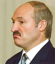 Дэвальвацыя тэнге і праблемы эканомікі выгналі Лукашэнку з Сочы