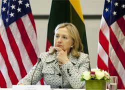Хиллари Клинтон обсудит «более жесткие меры» против Минска