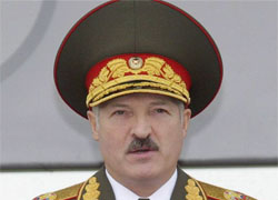 «Убогий» диктатор говорил на параде о революции