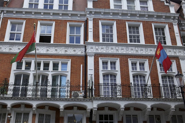Посольство в лондоне. Белорусское посольство в Лондоне. Посол Беларусь в Лондоне. Посольство США В Лондоне. Фасад любого иностранного посольства.