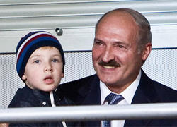 Захаров был пьян за рулем, а Коля Лукашенко повредил руку