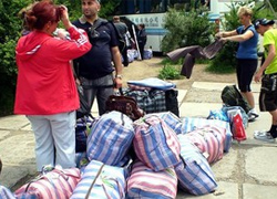 “Suitcase traders” to be resettled far from border? (Video)