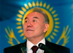 Nazarbayev set sights at Belarusian oil refineries