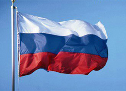 На фасаде торгового центра  в Бресте вывесили флаг России