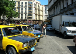 Жителям  Кубы разрешили покупать автомобили