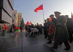 Калякину грозит уголовное дело за цветы Ленину