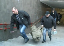 Сапёры в полосатых футболках и варёных джинсах