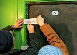 Должников по оплате ЖКУ будут выселять из квартир