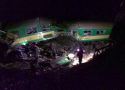 Страшная катастрофа в Польше: столкнулись два поезда (Фото)