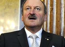 Austrian media unmasked Lukashenka’s lobbyist (Video)